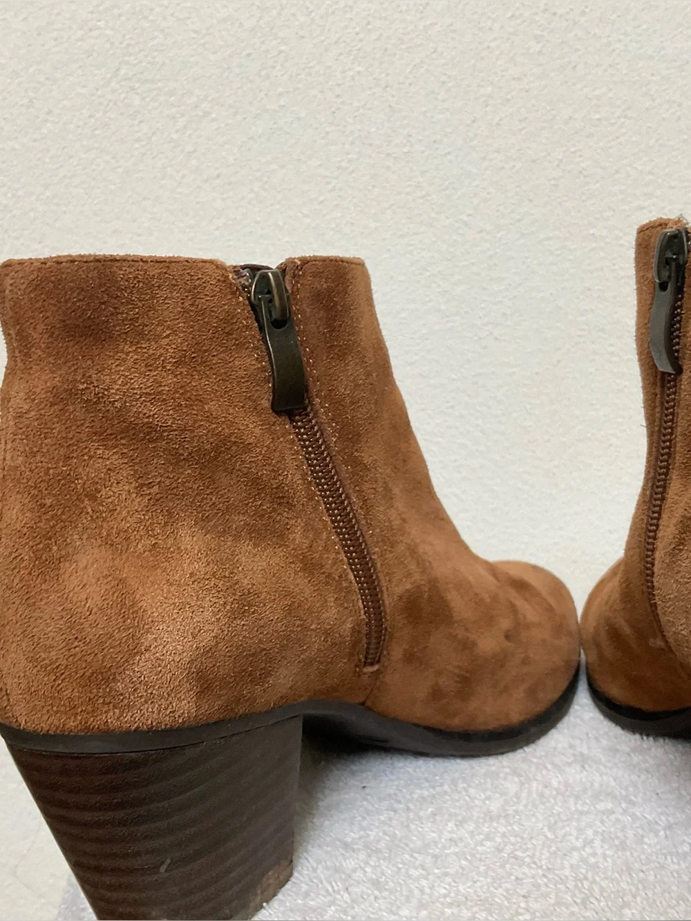 Franco Fortini Nicolette Brown Suede Ankle Booties Size 8 Zip Close Western